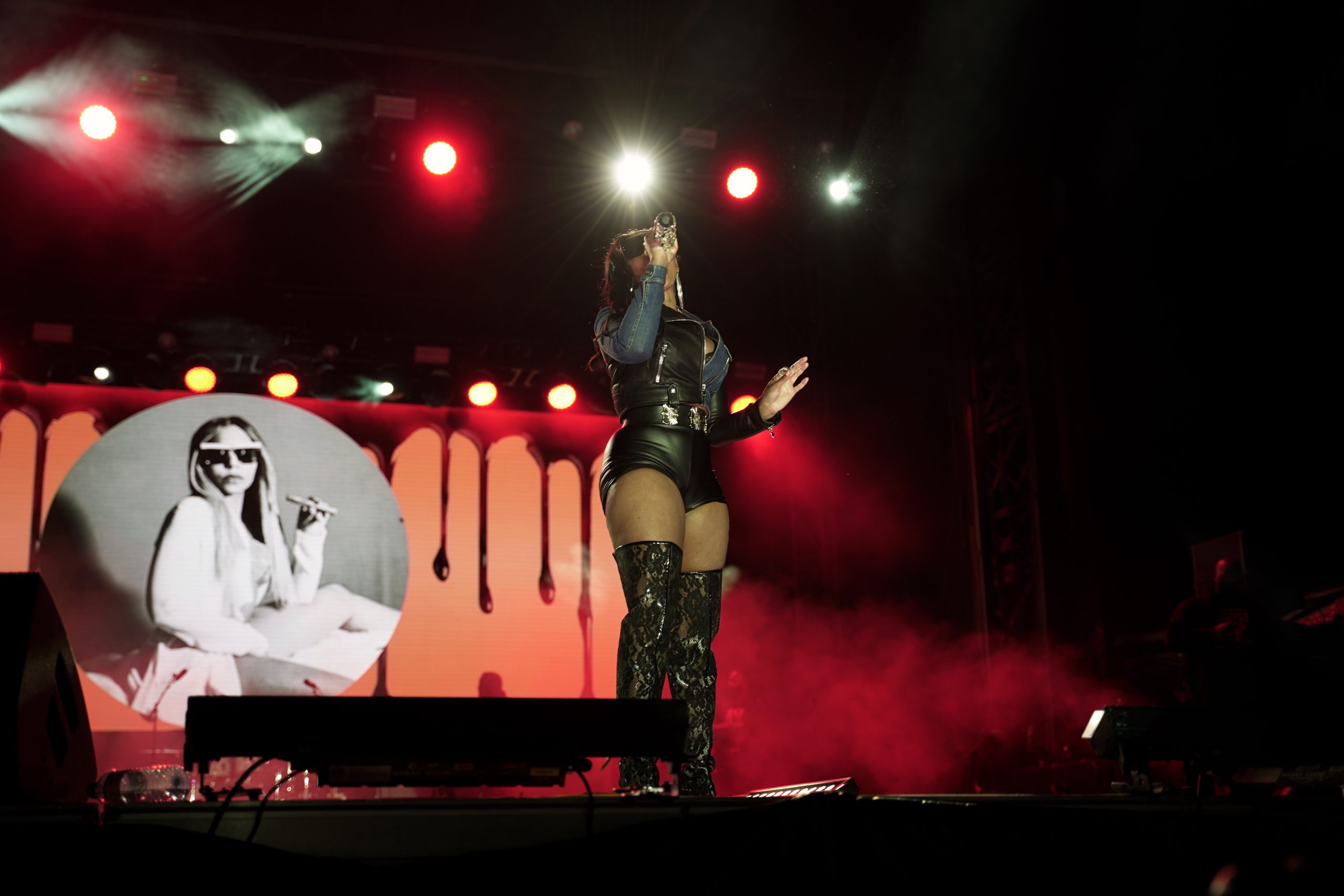VIDEO: Ashanti and Kardinal Offishall Perform Live at  90’s Nostalgia Rap City Event In Toronto