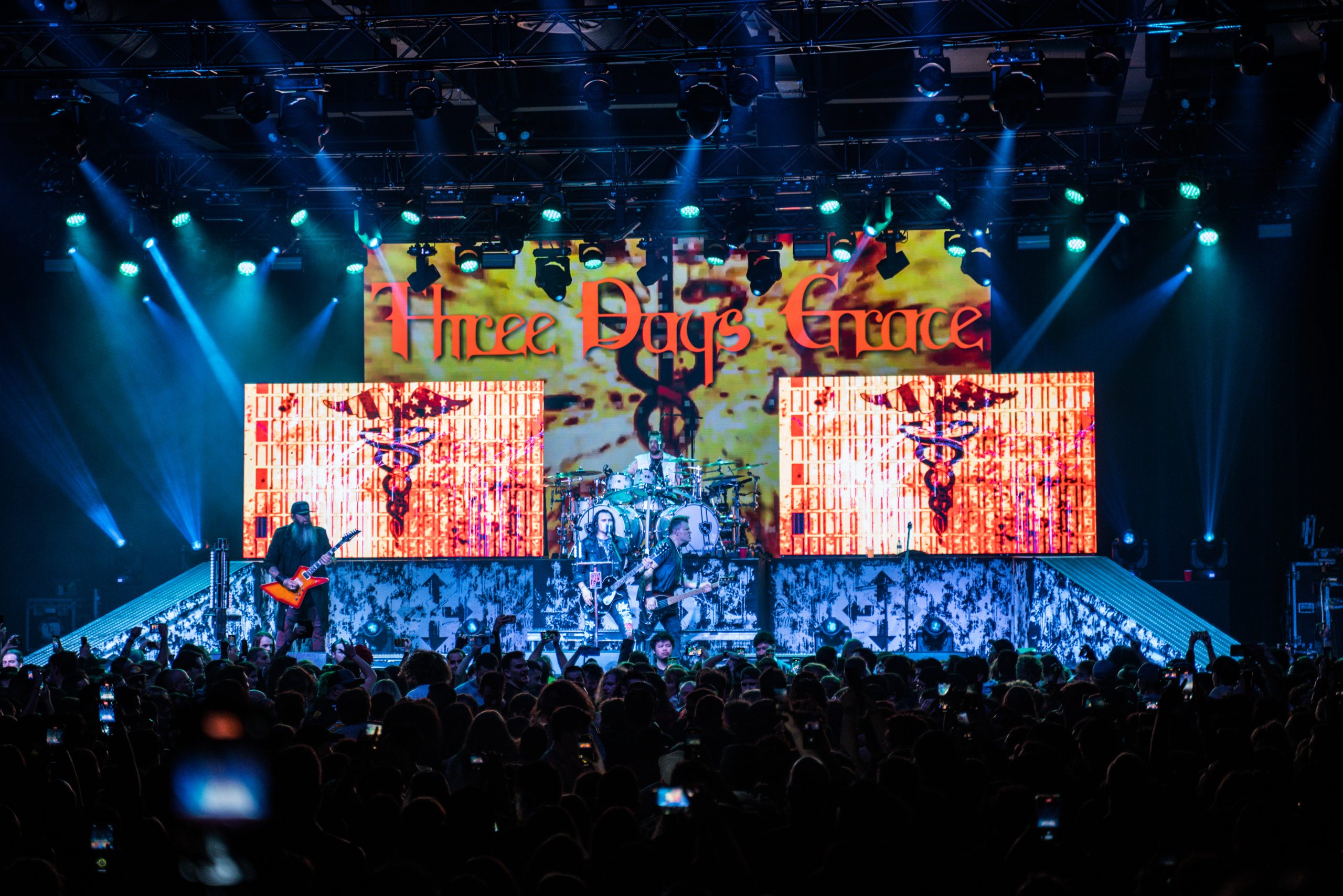 TBT: Three Days Grace Play In Toronto With THE WARNING In November 2022