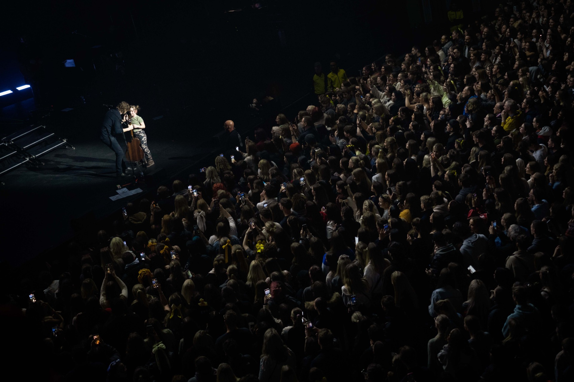 DEAN LEWIS Plays Sold-Out Concert In London At The Eventim Apollo With Sofia Camara