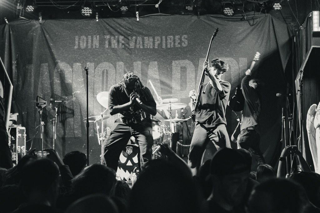 Vampires In Toronto – Magnolia Park Take Over Lee’s Palace With Hot Milk Plus More!