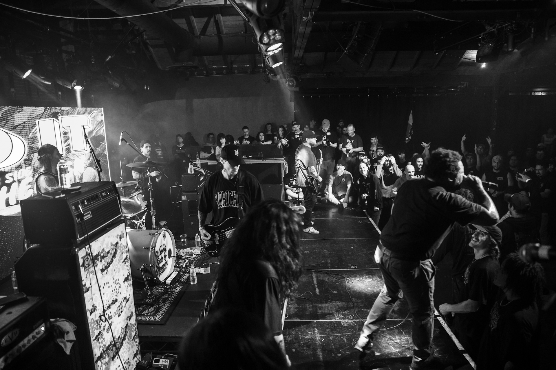 End It Plays An Electric Set At 1720 In Los Angeles