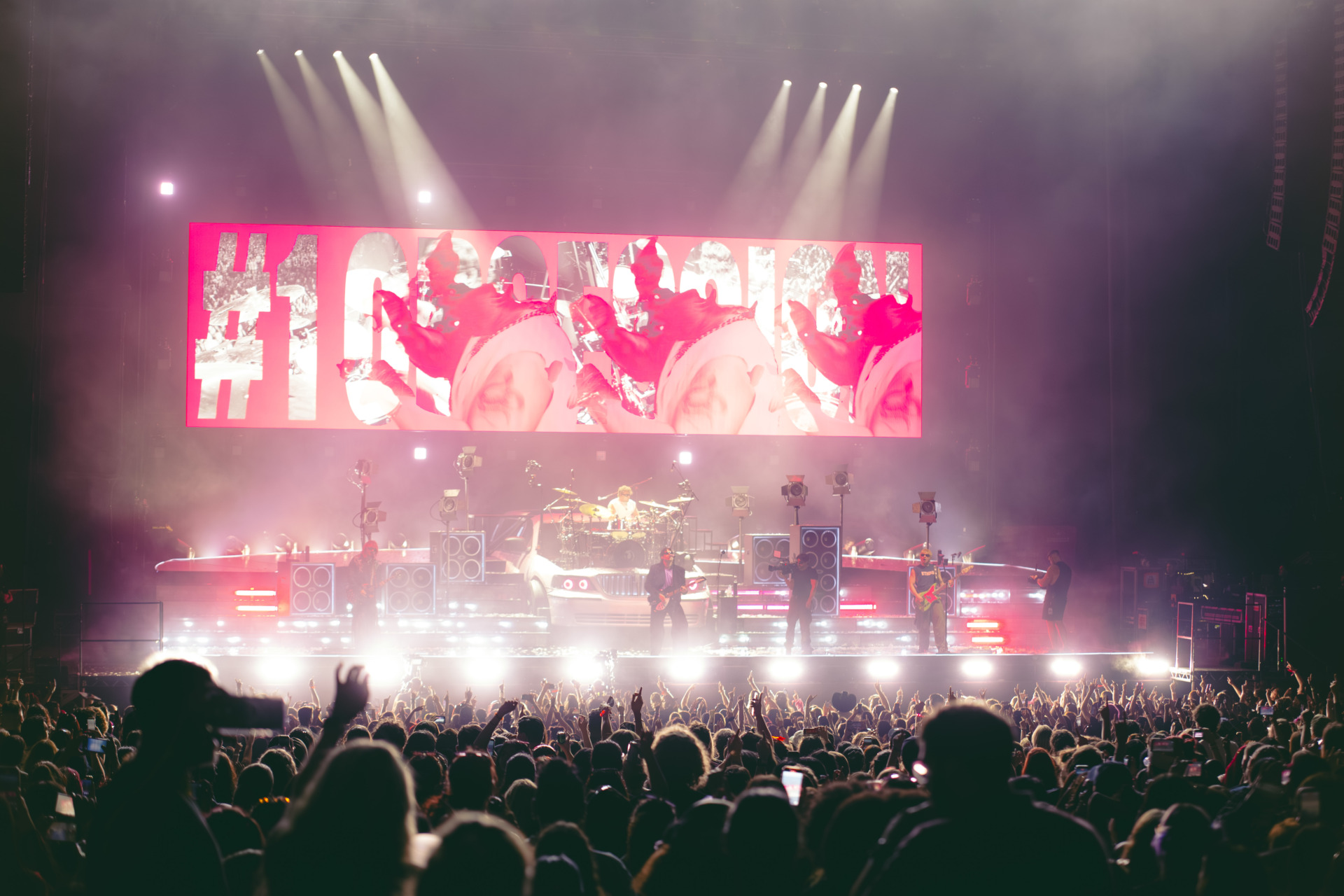 5 Seconds of Summer Continues Tour In Toronto